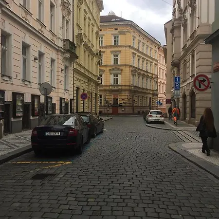 Ostrovni Centre *