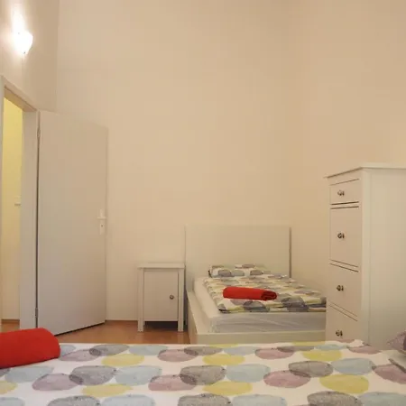Ostrovni Centre *